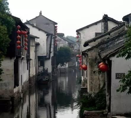 奋进新征程 建功新时代